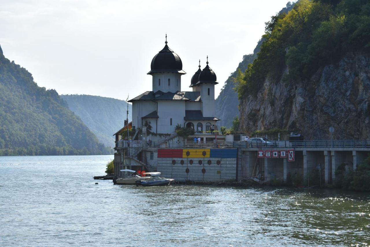 Hotel Aquastar Danube Κλάντοβο Εξωτερικό φωτογραφία